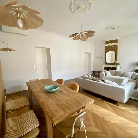 De Maitre T3 80m2 En Plein Centre. Apartmán